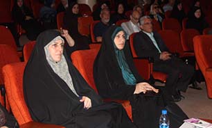 معاون امور زنان و خانواده ریاست جمهوری در همایش نقش آفرینی زنان در حماسه آزادسازی خرمشهر از زنان حماسه آفرین تجلیل کرد. معاون امور زنان و خانواده ریاست جمهوری در همایش نقش آفرینی زنان در حماسه آزادسازی خرمشهر از زنان حماسه آفرین تجلیل کرد.