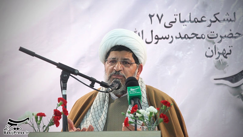 دلجویی نماینده ولی فقیه در نیروی قدس سپاه از خانواده شهید مدافع حرم دلجویی نماینده ولی فقیه در نیروی قدس سپاه از خانواده شهید مدافع حرم