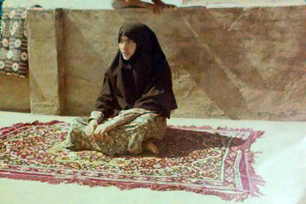 ماجرای بانوی رزمندهای که با زور اسلحه از مادرش برای ازدواج رضایت گرفتند! ماجرای بانوی رزمندهای که با زور اسلحه از مادرش برای ازدواج رضایت گرفتند!