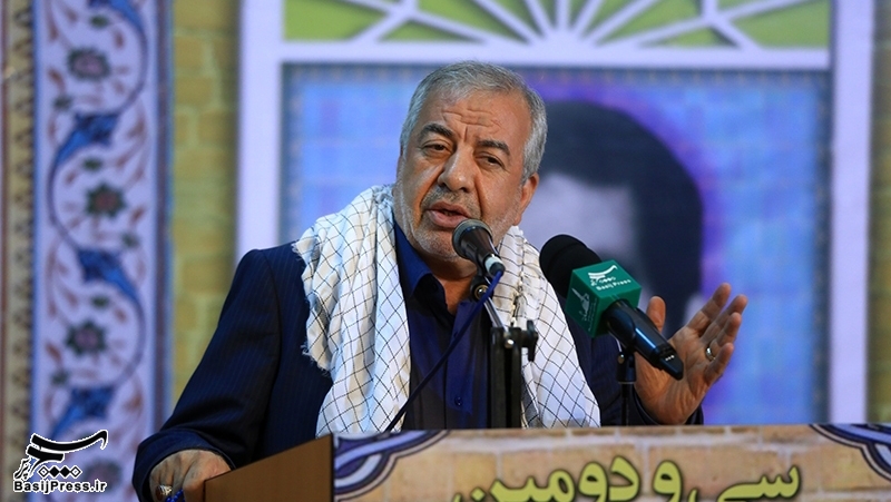 پزشکان ما در دوران دفاع مقدس با کمترین امکانات به مجروحان خدمات ارائه می کردند پزشکان ما در دوران دفاع مقدس با کمترین امکانات به مجروحان خدمات ارائه می کردند