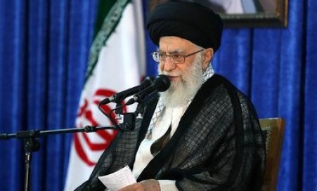 مجال تحریف را از تحریفکنندگان بگیریم/ ملت ایران در دهه ۶۰ مظلوم واقع شد/ جای شهید و جلاد عوض نشود مجال تحریف را از تحریفکنندگان بگیریم/ ملت ایران در دهه ۶۰ مظلوم واقع شد/ جای شهید و جلاد عوض نشود