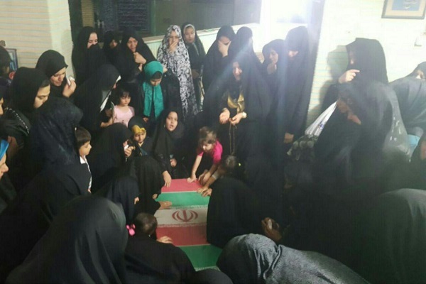 عطرآگین شدن برخی مساجد و حسینیههای تهران با حضور پیکر شهدا عطرآگین شدن برخی مساجد و حسینیههای تهران با حضور پیکر شهدا