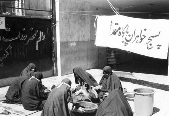 يادگيري دستورات اسلام از او و فرزندانش
