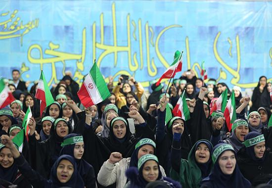  هم عهدی دانش آموزان مناطق مختلف تهران با شهدا
