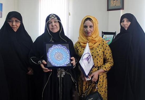 شجاعت زن مسلمان الگوی سوم (زن نه شرقی و نه غربی) حتی تجلیل دشمنان را برانگیخت